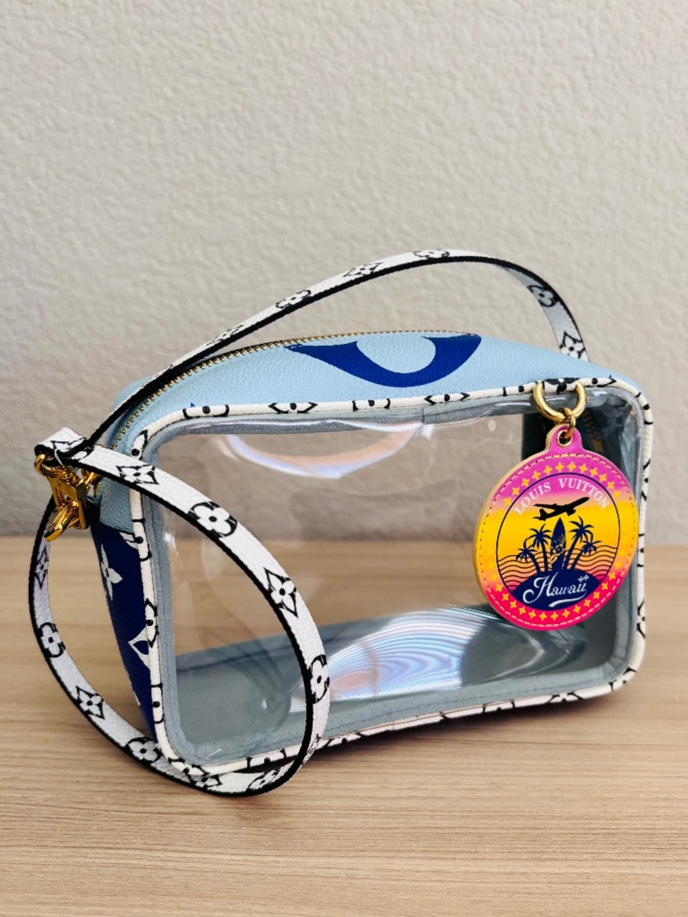 Louis Vuitton Monogram Giant Hawaii Beach Pouch Blue